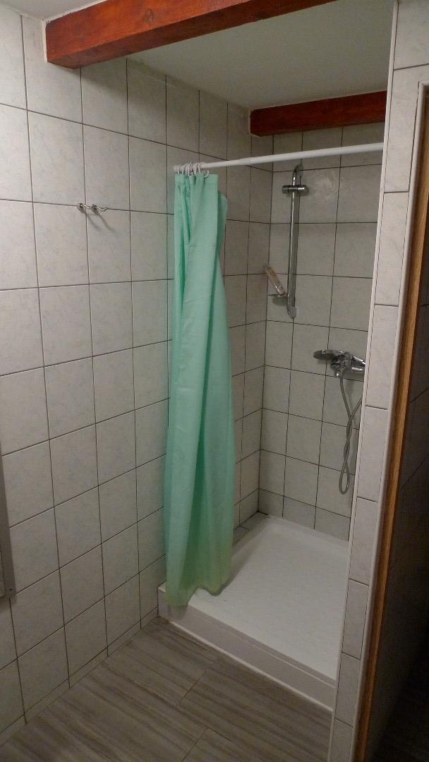 Zuhanyzó  