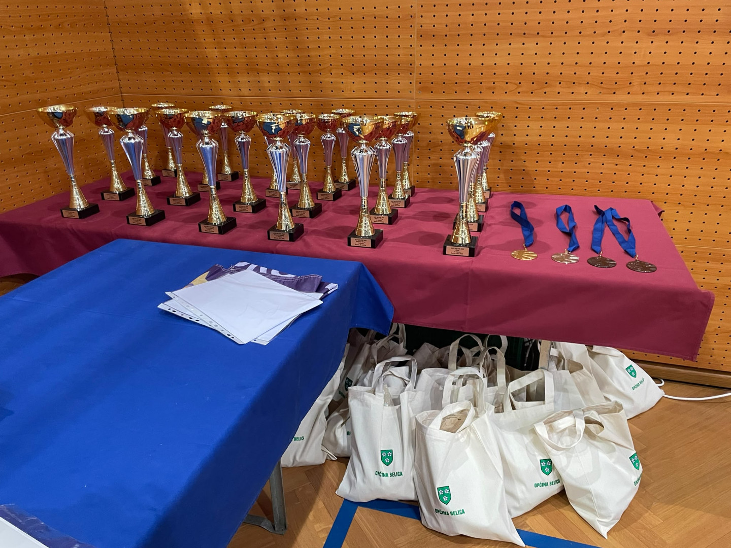 Pehari i medalje